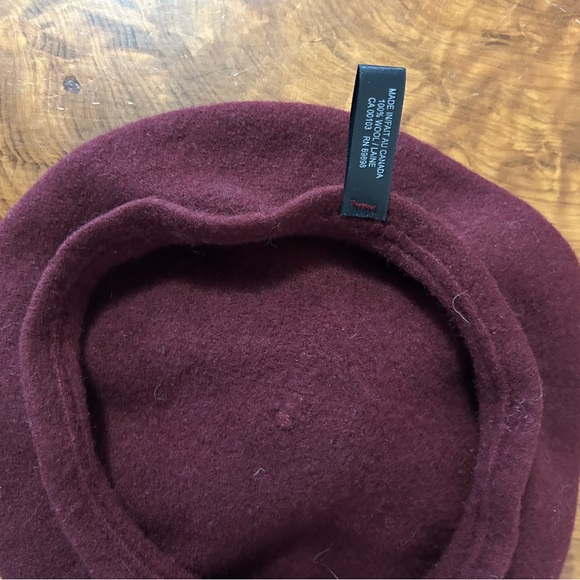 CND Wool Parkhurst Burgundy Beret with Faux Fur - Picture 4 of 6